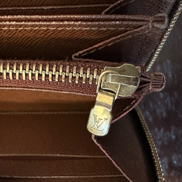 Louis Vuitton Zippy Monogram Wallet with Box, Dustbag, and Tags - Picture 8 of 10